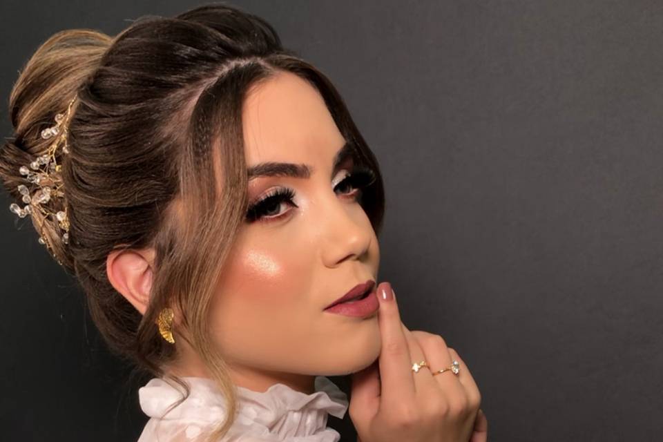 Diferenças Cruciais entre Maquiagem Profissional e Amadora