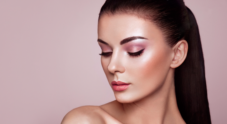 Como Fazer sua Maquiagem Durar o Dia Todo: Dicas de Fixação