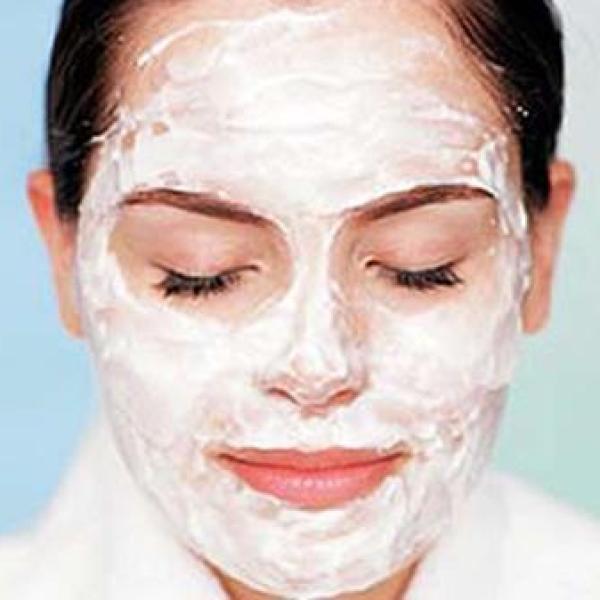 Como Fazer uma Máscara Peel-off de Clara de Ovo para Remover Cravos