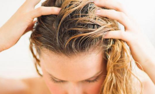 Massagear O Couro Cabeludo Faz O Cabelo Crescer