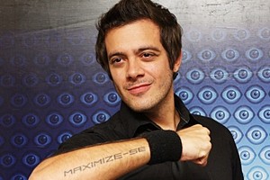 Max Porto lança biografia: Bastidores do BBB 9 e sua jornada