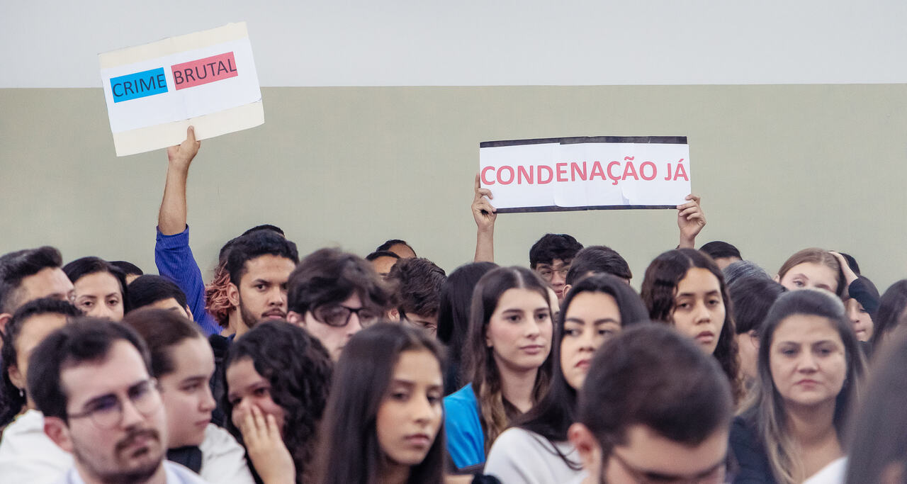 5 ideias de títulos:
1. Os 10 Documentários Essenciais para Entender a História do Brasil no YouTube.
2. DW Documentários: Um Mergulho Profundo em Questões Globais.
3. VICE: Jornalismo Imersivo e Temas Polêmicos no YouTube.
4. Clássicos do Cinema Documental Disponíveis no YouTube.
5. Descubra Canais de Documentários sobre Natureza e Sociedade no YouTube.