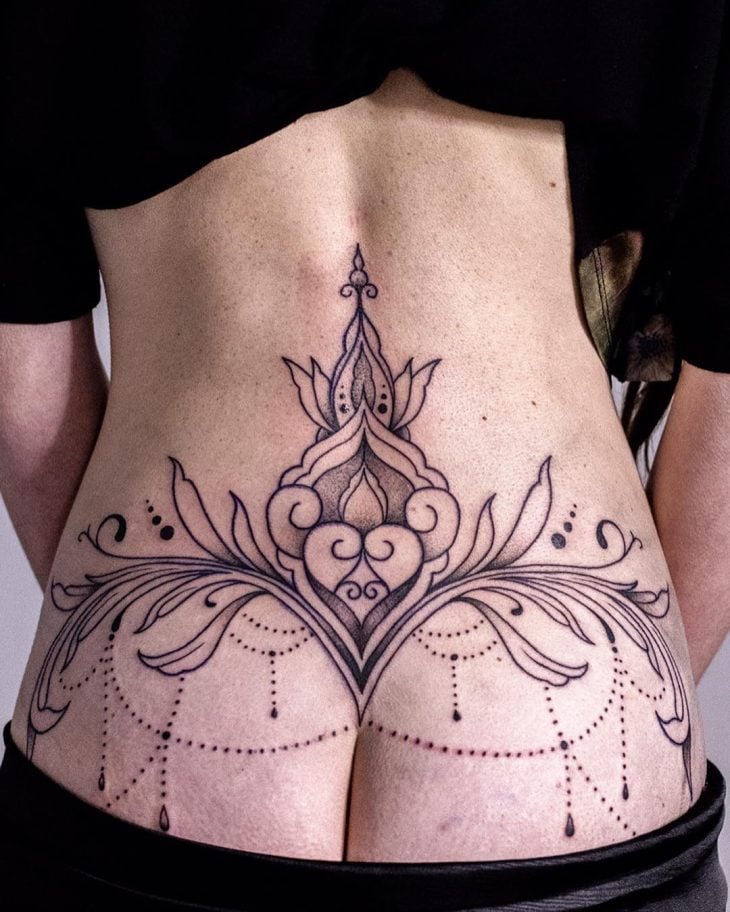 tatuagem bumbum pequena ou grande qual escolher
