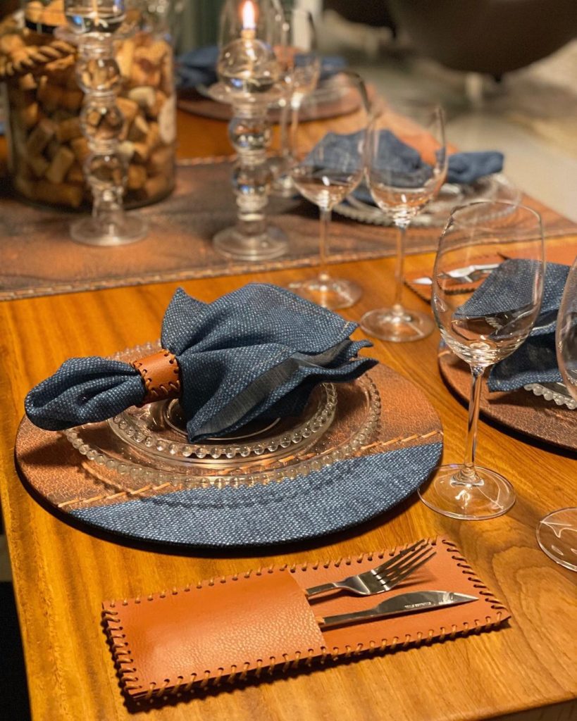mesa posta para jantar