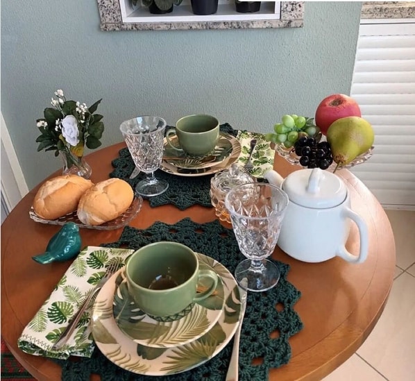 mesa posta café da manhã charmosa e prática