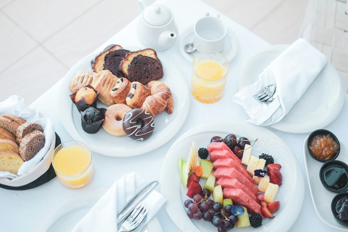 mesa posta café da manhã simples e barata
