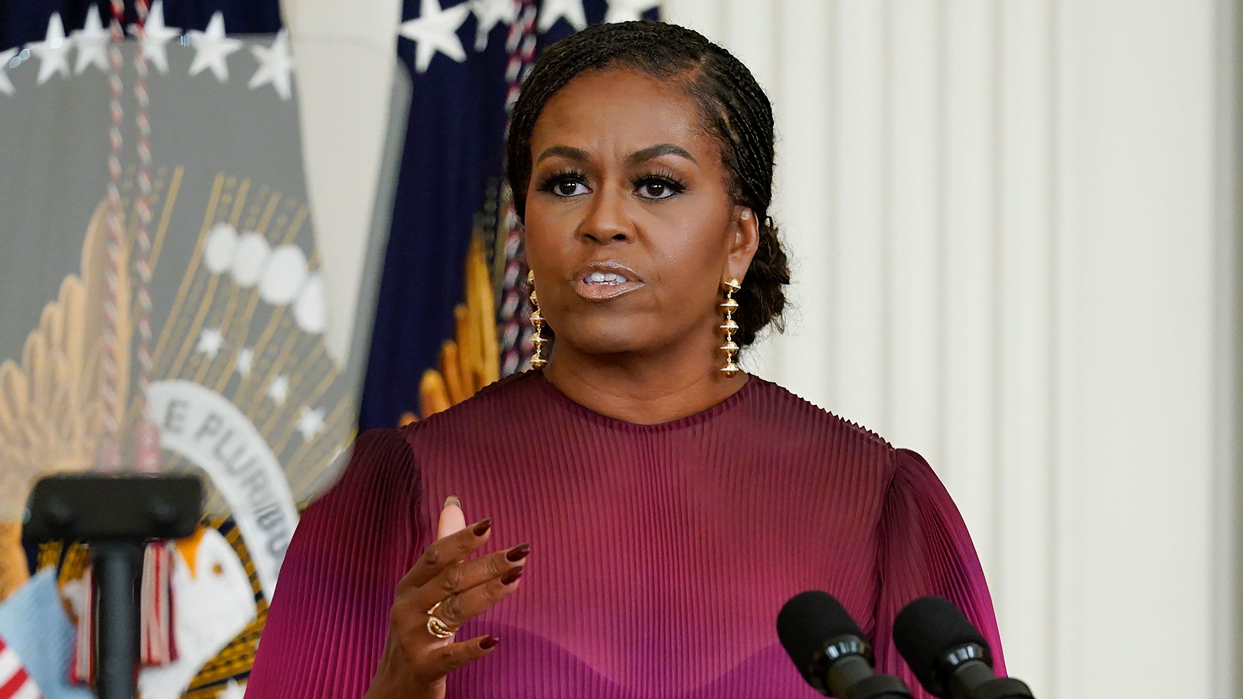 A Jornada Capilar de Michelle Obama: Da Casa Branca à Liberdade