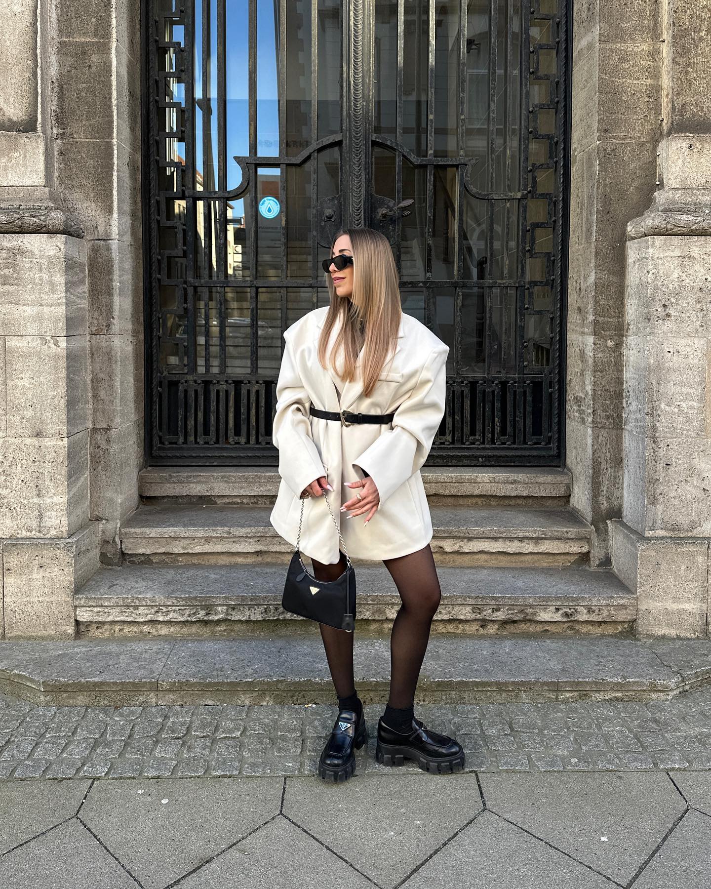 mocassim feminino com cal莽a de alfaiataria