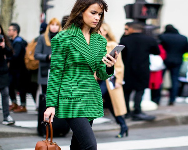 Vestidos Midi e Fendas: A Elegância da Primavera 2016 para o Ambiente Profissional
