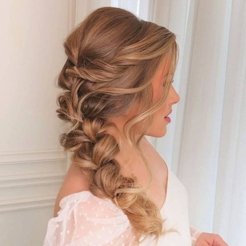modelo de penteado para casamento convidada