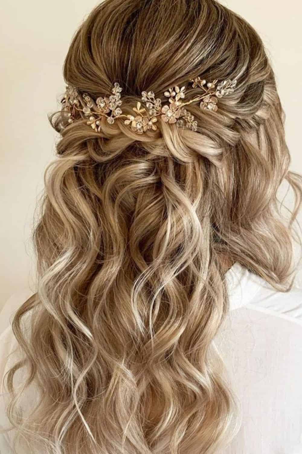 modelo de penteado para casamento cabelo curto
