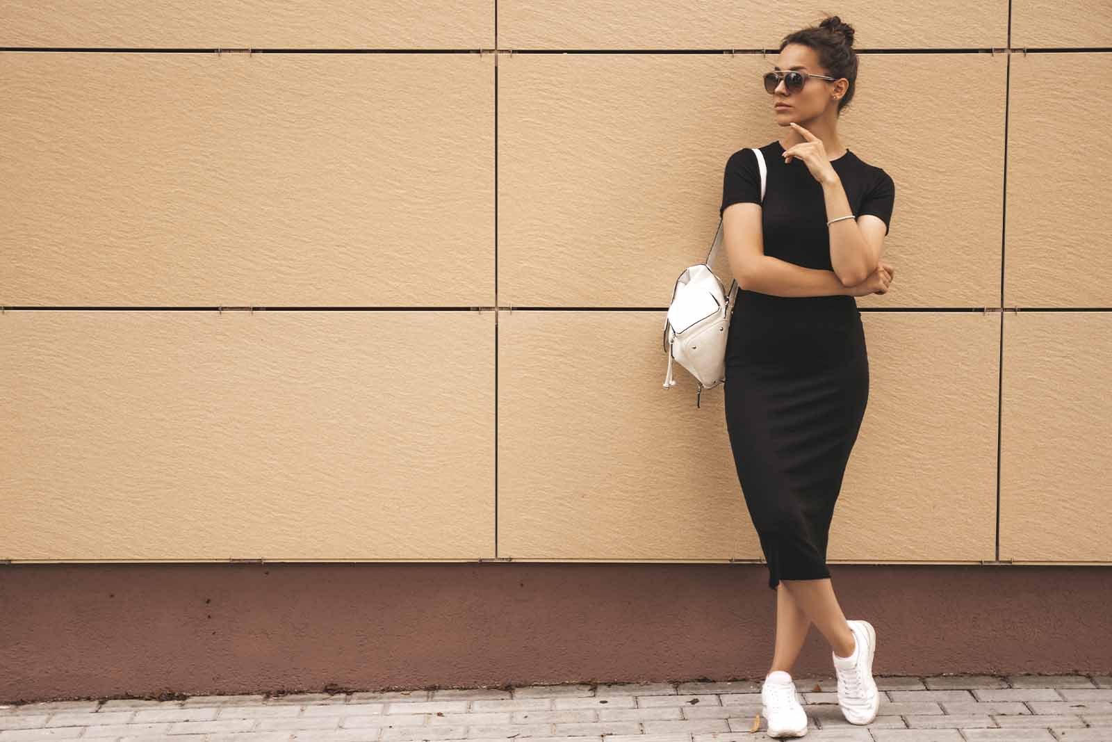 Do Dia à Noite: Como Usar Tênis com Vestido em Diferentes Ocasiões