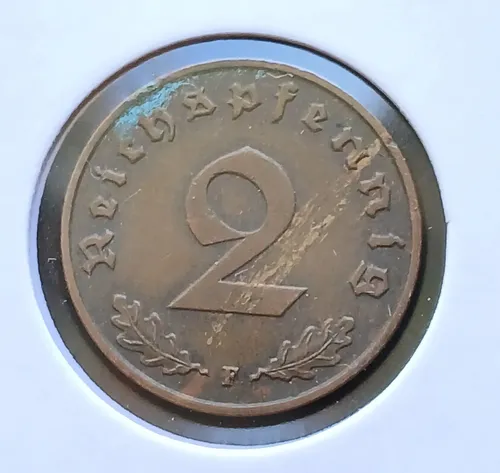 países com moedas F