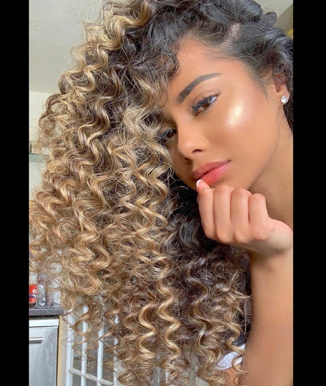 quanto custa fazer morena iluminada cabelo cacheado curto