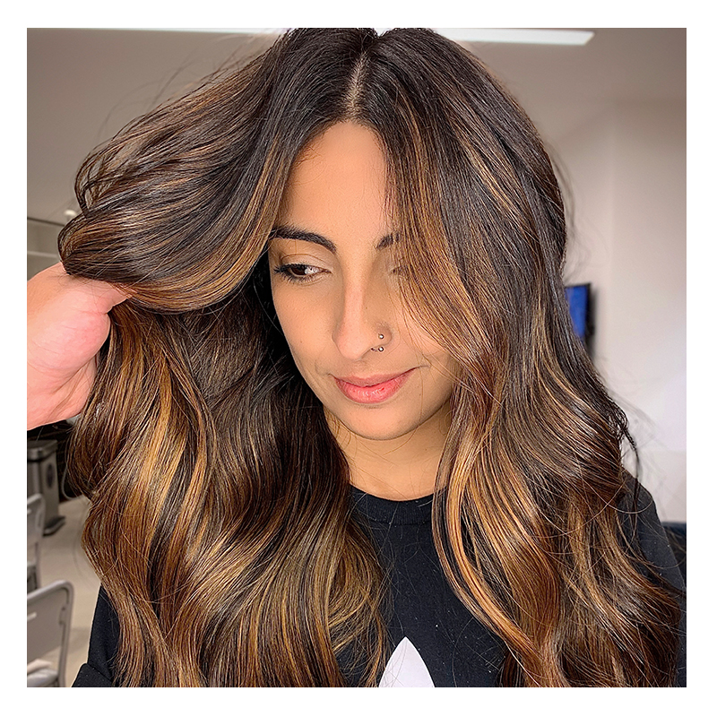 morena iluminada sem descolorir cabelo cacheado