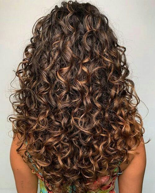 morena iluminada cabelo cacheado para pele morena