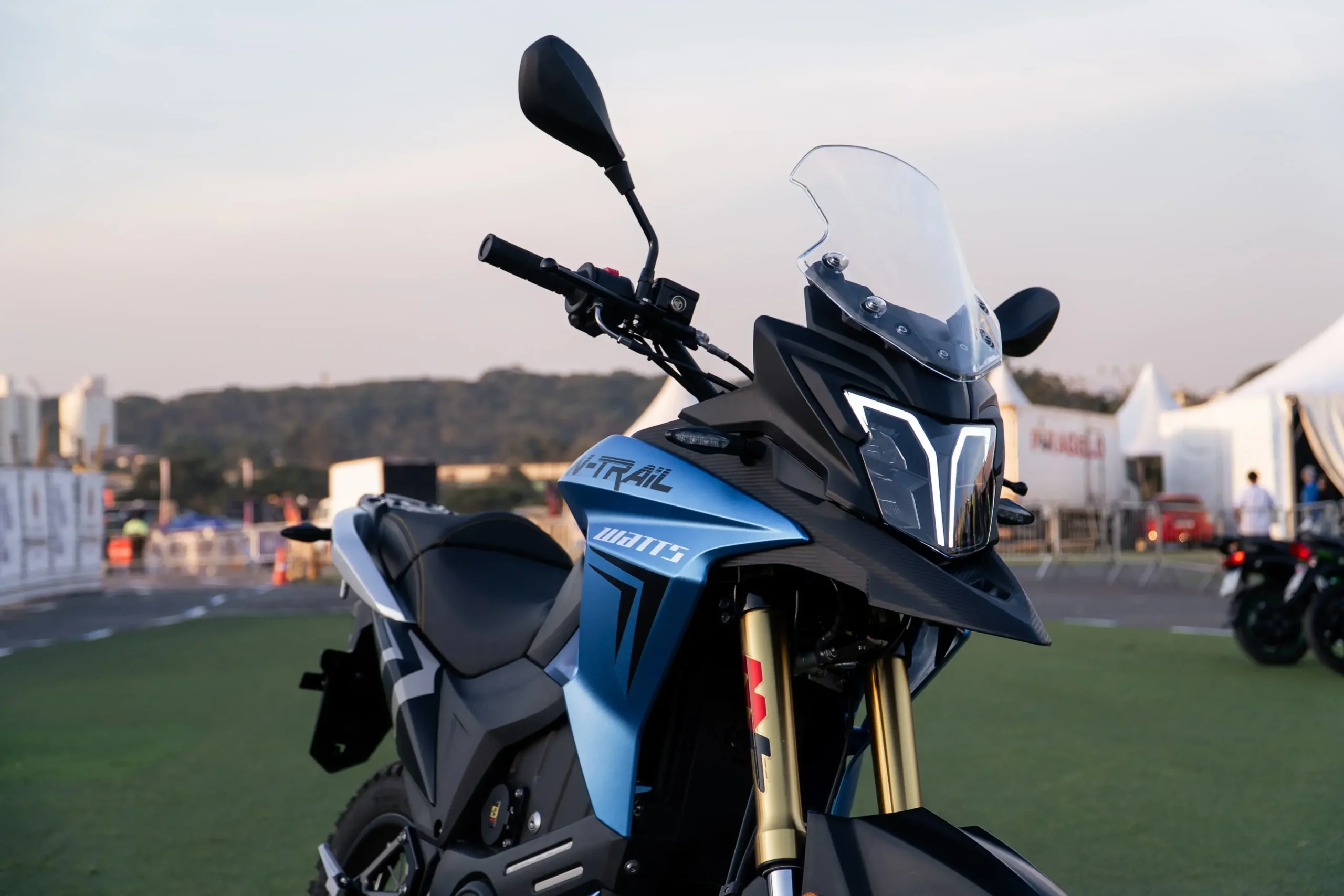 motos esportivas com A