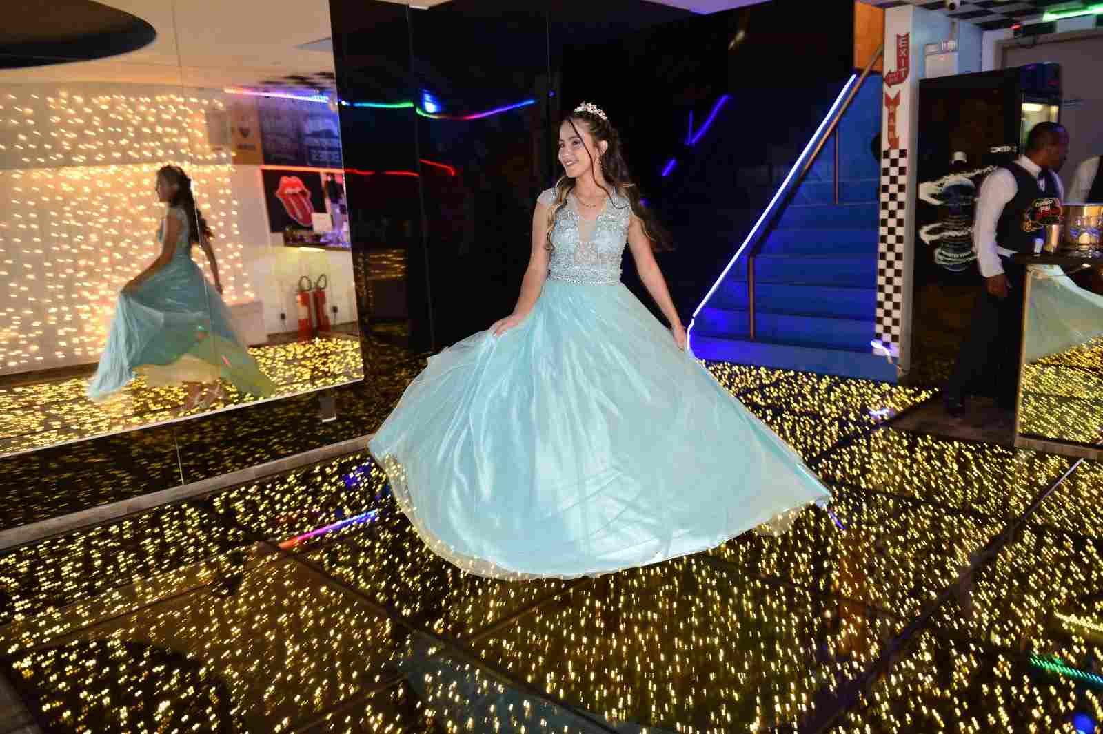 Temas de Festa de 15 Anos e Suas Trilhas Sonoras Ideais