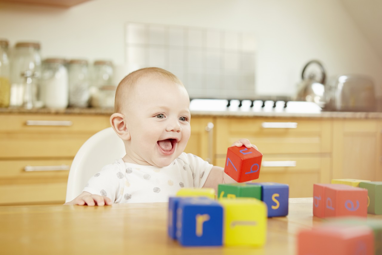 nome de bebê masculino com a letra a