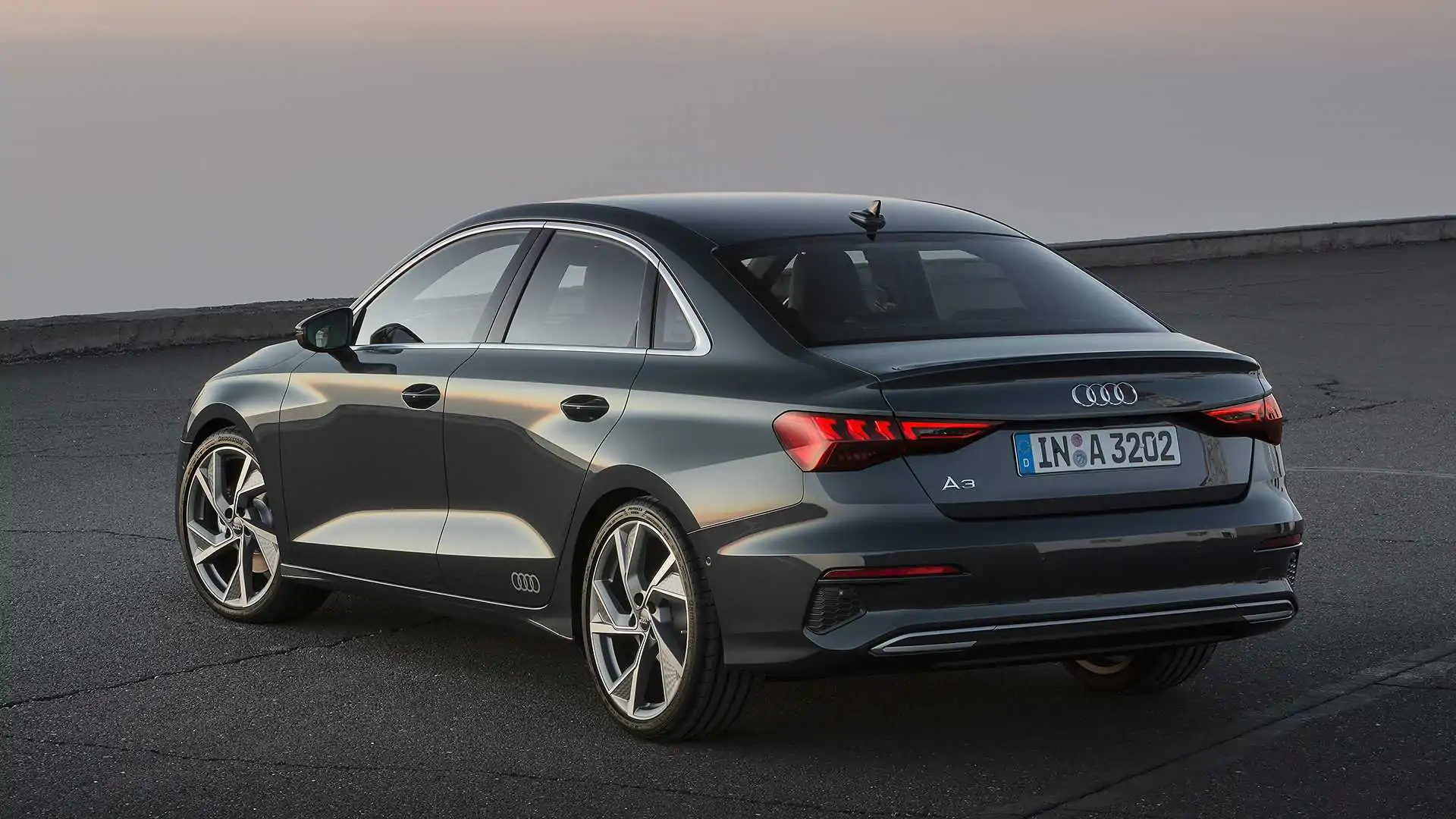 sedans com R