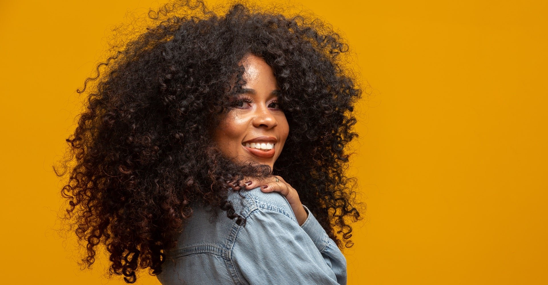 Guia completo de reconstrução capilar para cabelos cacheados