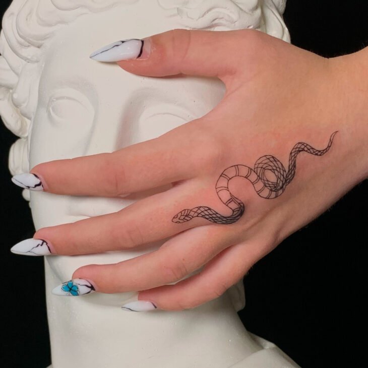 simbolismo cobra tatuagem