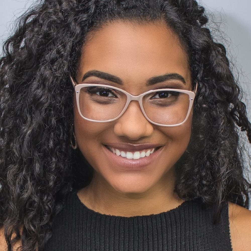 Óculos que Rejuvenescem: Dicas de Estilo e Modelos