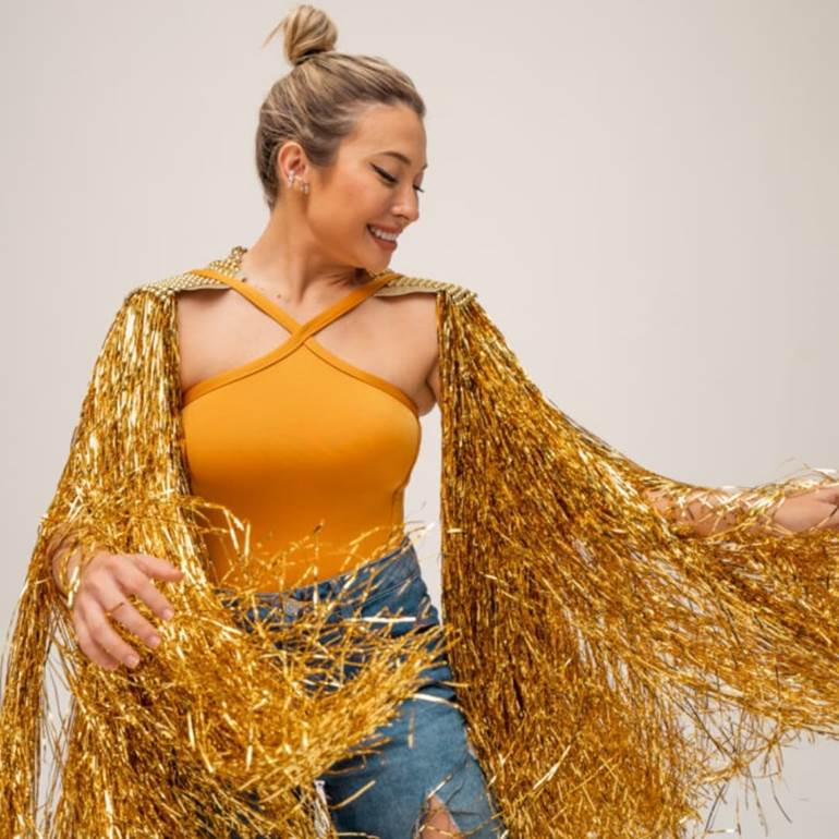 como fazer ombreira de carnaval com franja metalizada