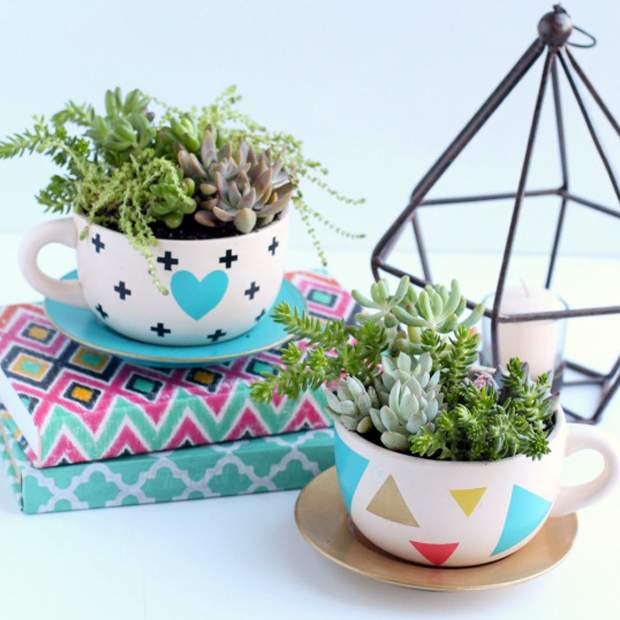 organização de xícaras e canecas