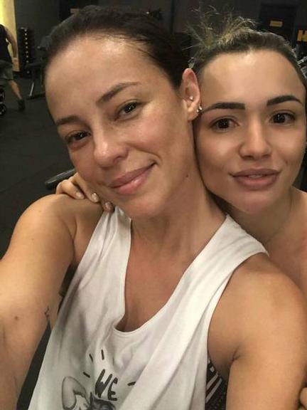 Fotos de Paolla Oliveira ao acordar