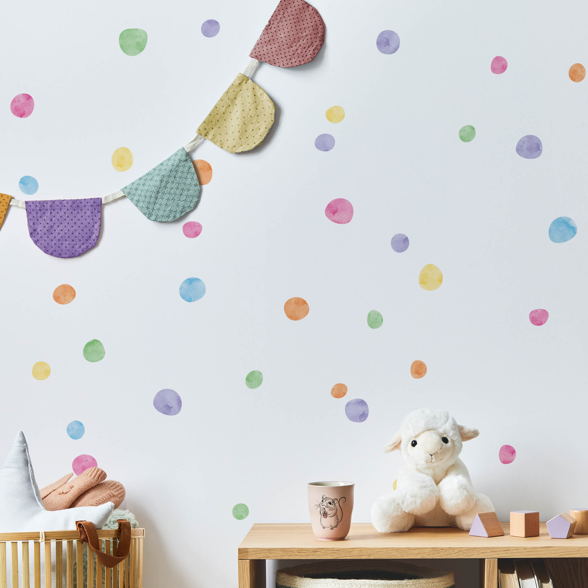 DIY: 5 Formas Criativas de Fazer uma Parede de Bolinhas Econômica