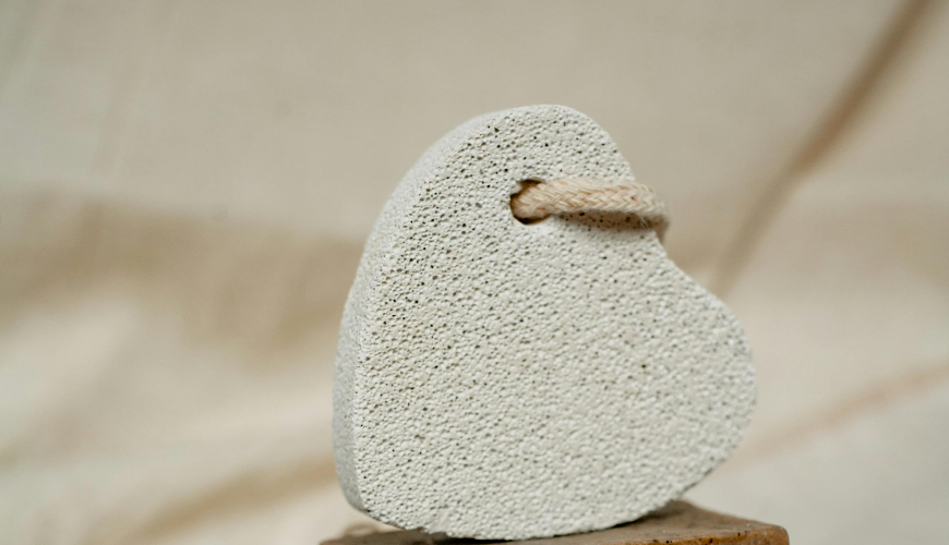 A História e a Ciência da Pedra-Pomes: Da Vulcânica à Indústria