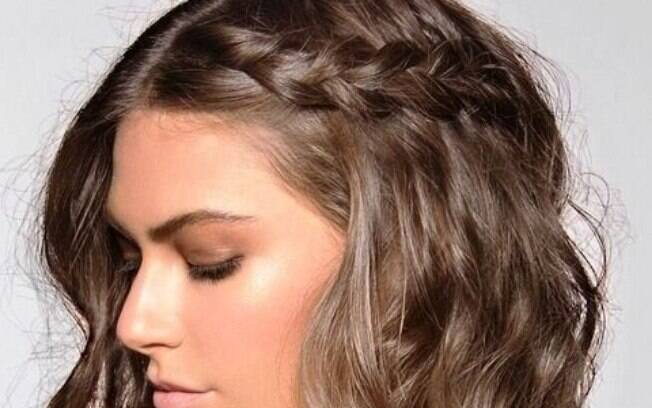 penteado meio solto para cabelo cacheado curto