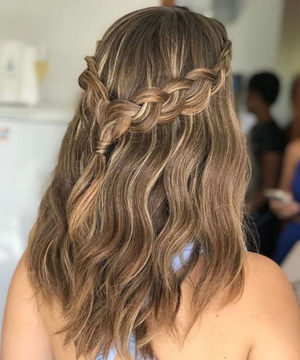 penteado com trança embutida lateral passo a passo