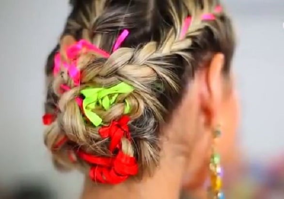 penteado de carnaval com fita