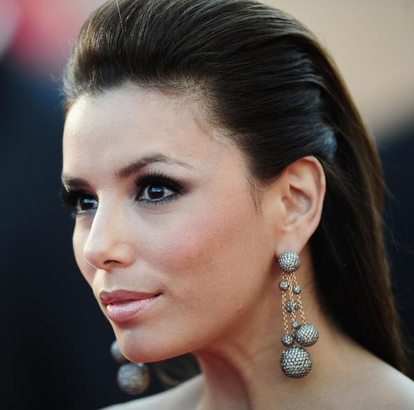 5 ideias de títulos:
1. Guia Completo: Como Fazer e Estilizar o Moicano Perfeito
2. Moicano Masculino vs. Feminino: Variações e Inspirações
3. Do Clássico ao Moderno: Descubra os Tipos de Moicano
4. Cabelo Moicano para Cabelos Cacheados e Crespos: Tutoriais e Dicas
5. Como Manter o Volume e a Estrutura do seu Moicano o Dia Todo