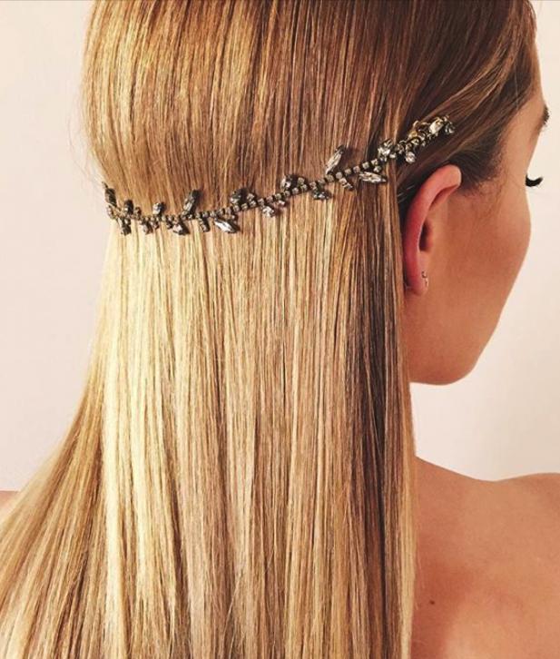 penteado de convidada para casamento na praia