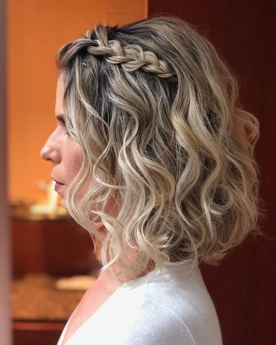 penteado para madrinha de casamento cabelo medio solto
