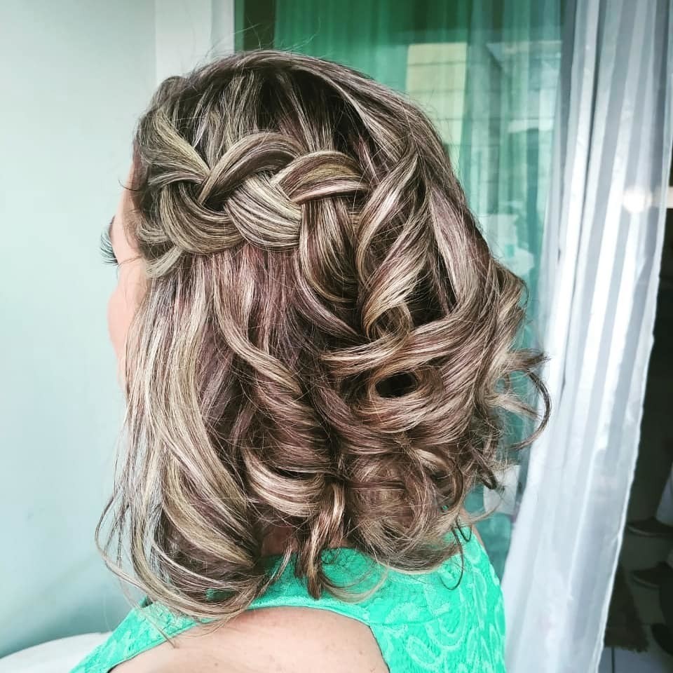 penteado para madrinha de casamento cabelo medio solto