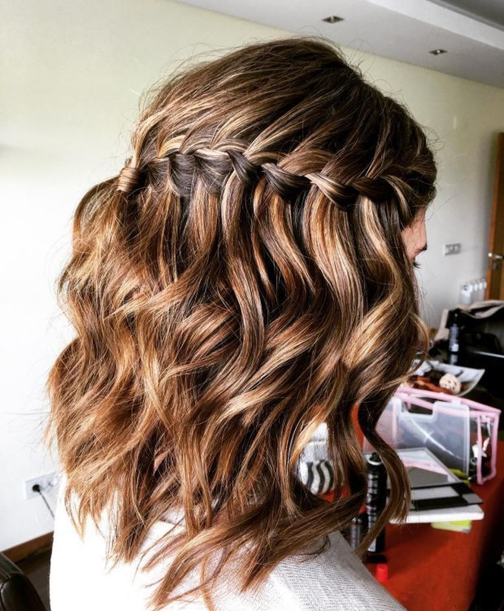 Penteados Com Cachos Semi Presos Faceis