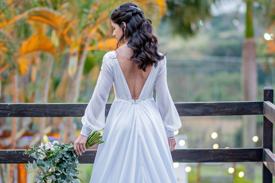 5 Ideias de Penteados de Noiva Naturais para 2017
Guia Completo: Penteados de Noiva Românticos e Despojados
Tendências de Acessórios para Noivas em 2017
Como Escolher o Penteado de Noiva Perfeito: Dicas de 2017
Inspiração: Penteados Semi-Presos e Soltos para Noivas