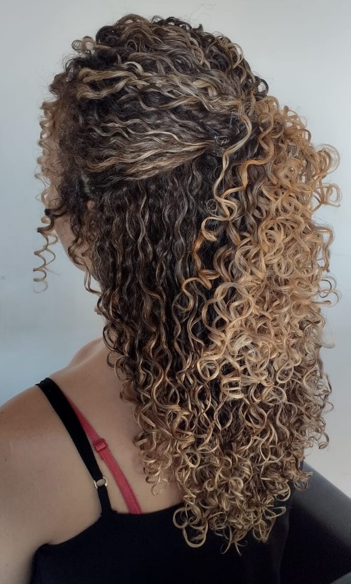 Penteados Para Cabelo Cacheado Casamento