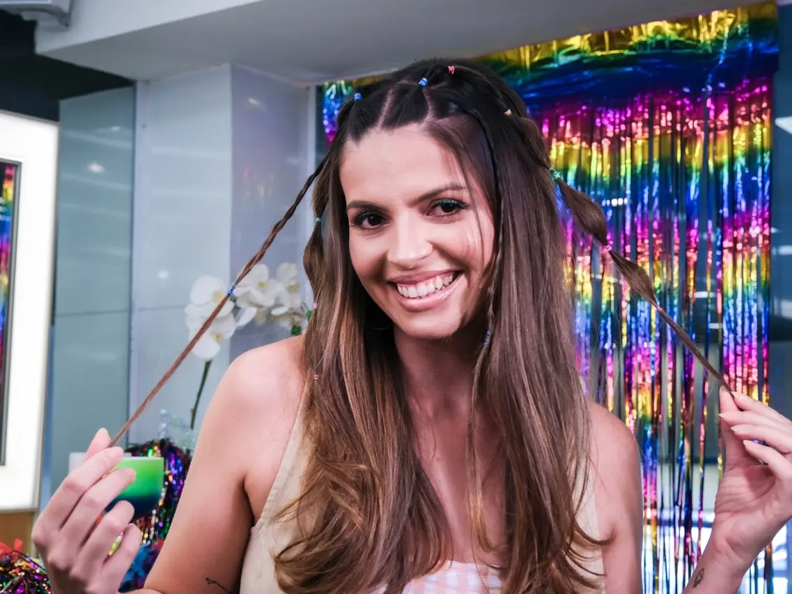 erros comuns ao fazer penteados de carnaval que estragam o look