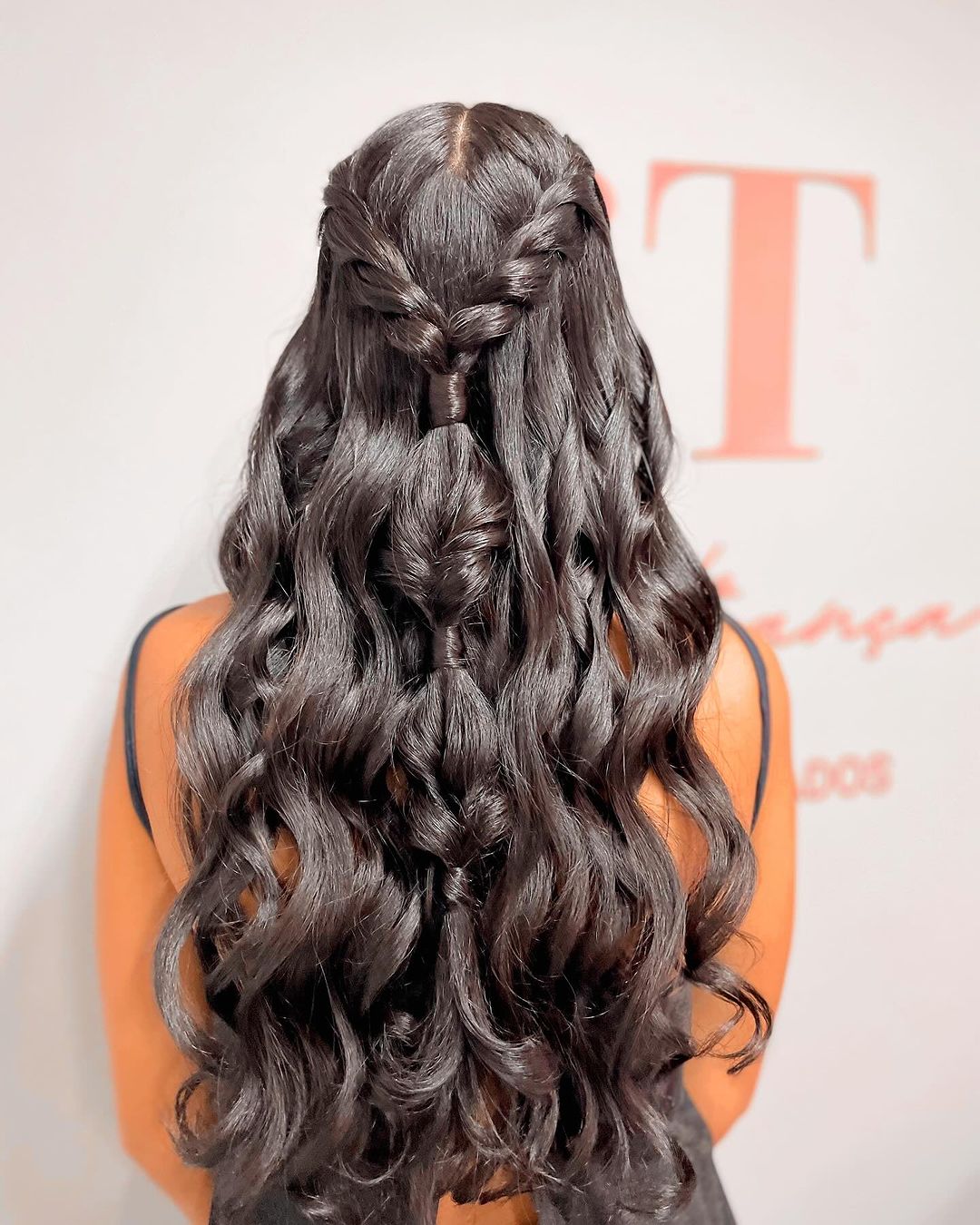 penteados para casamento cabelo liso com franja solta