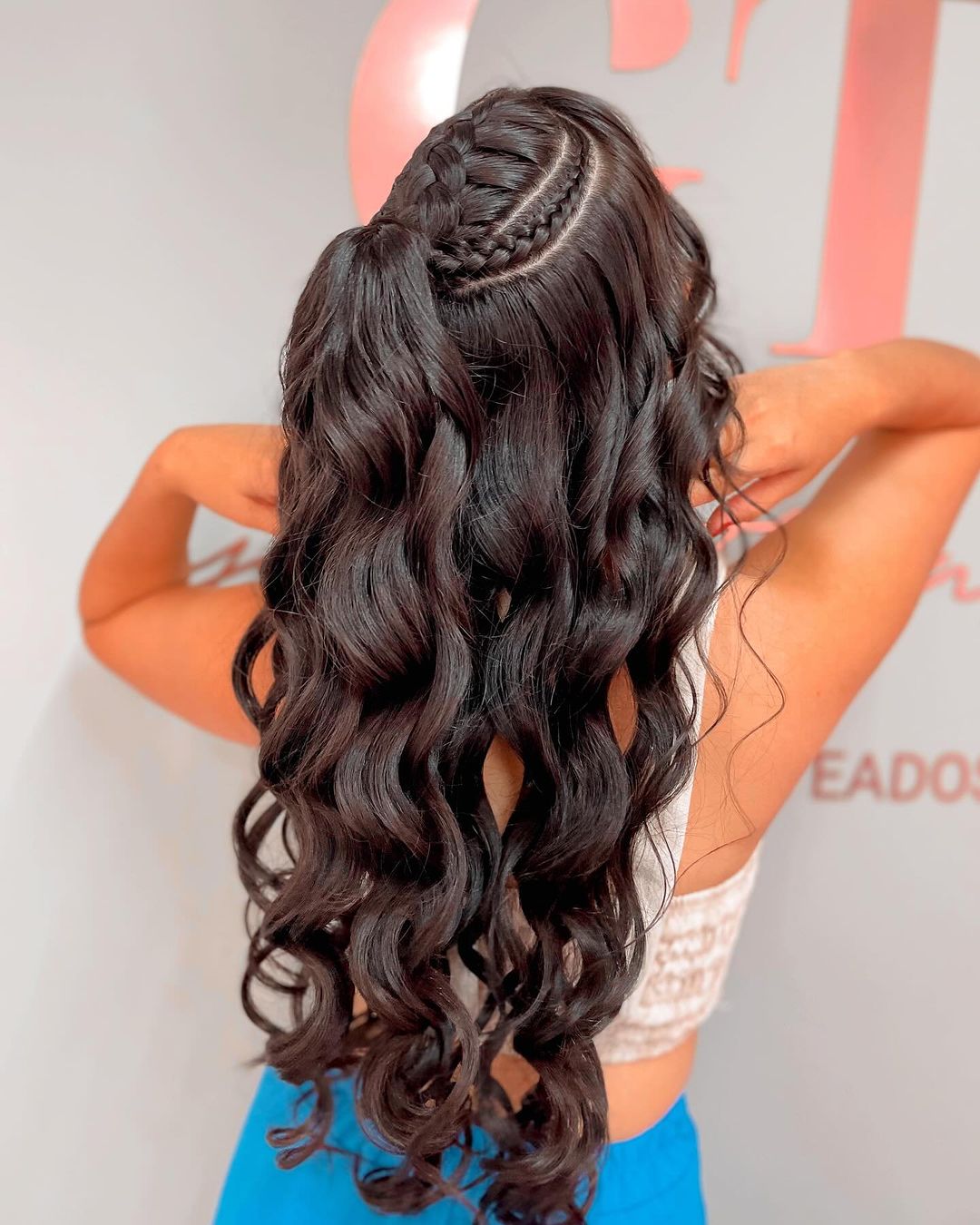 penteados fáceis para casamento convidada