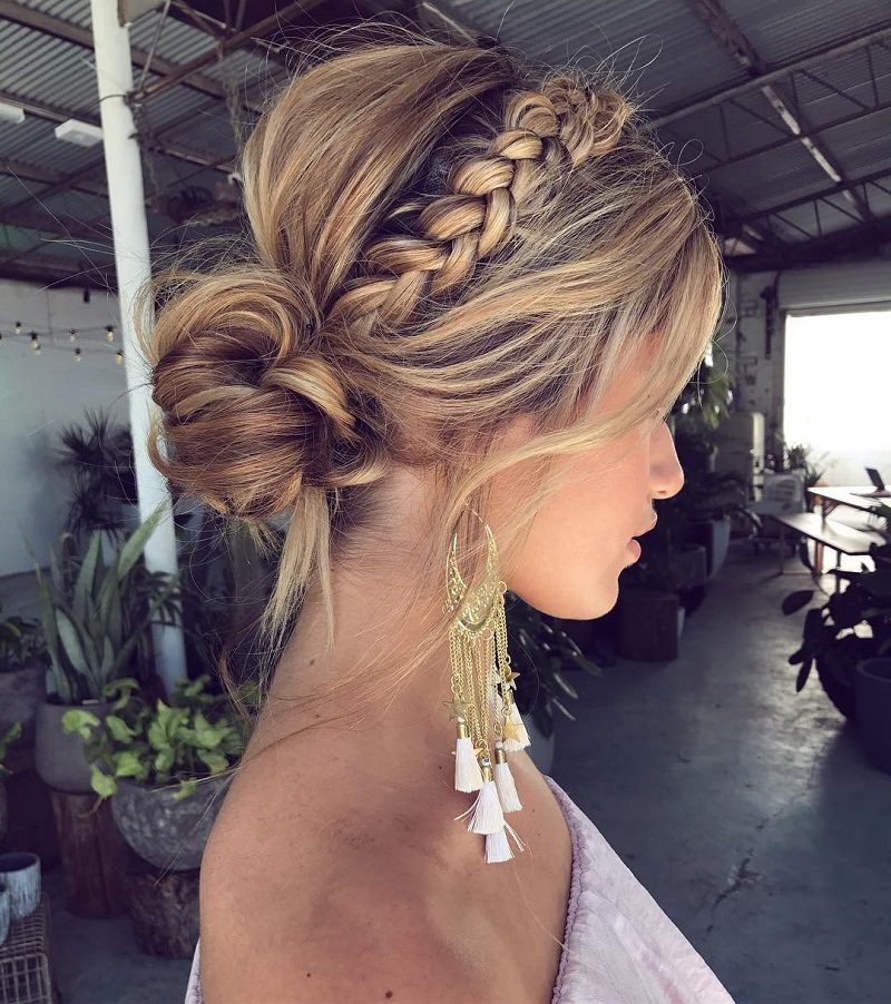 penteados para casamento com vestido longo convidada