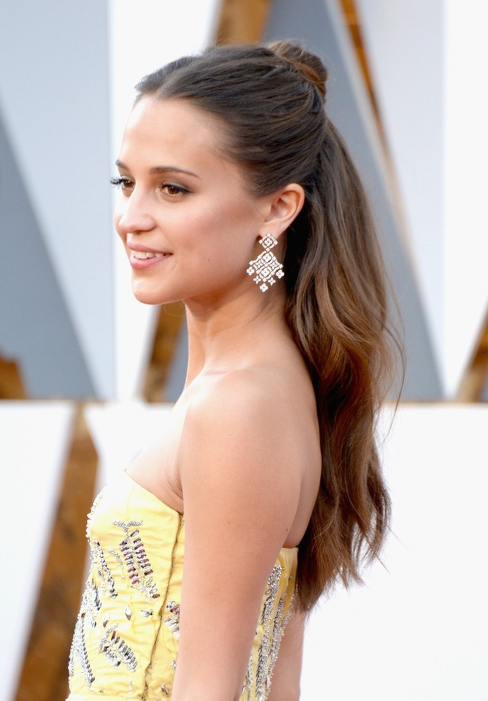 penteado semi preso ou coque baixo para convidada casamento