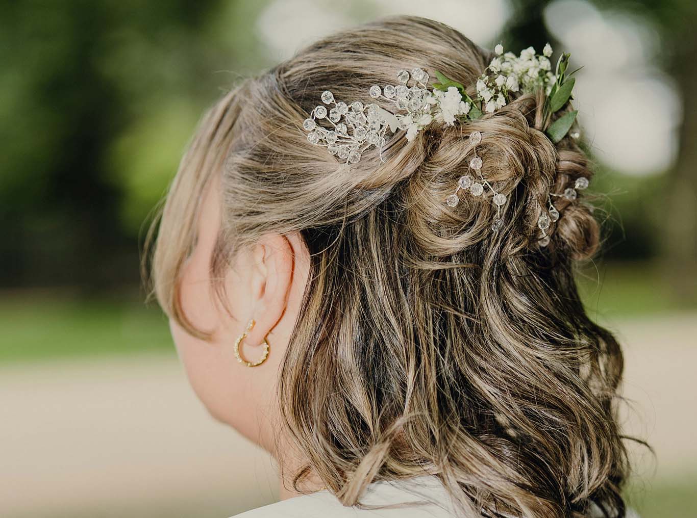 Guia Completo de Acessórios para Penteados de Casamento em Cabelos Curtos