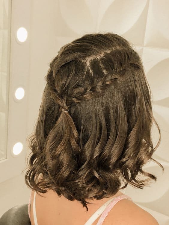 Penteados Minimalistas para Noivas de Cabelo Curto: Elegância e Praticidade