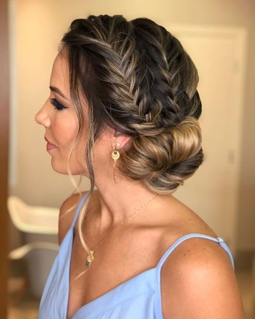 melhores penteados para fotos de formatura com beca